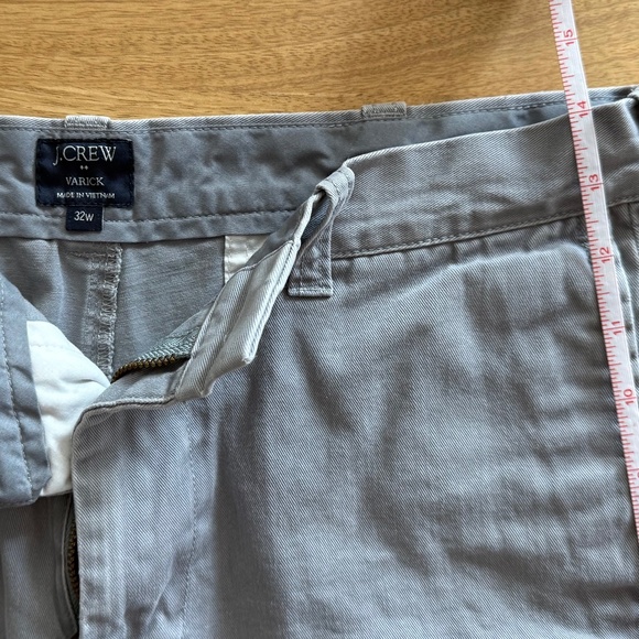 J. Crew | 32W | 5" Shorts - Picture 5 of 7